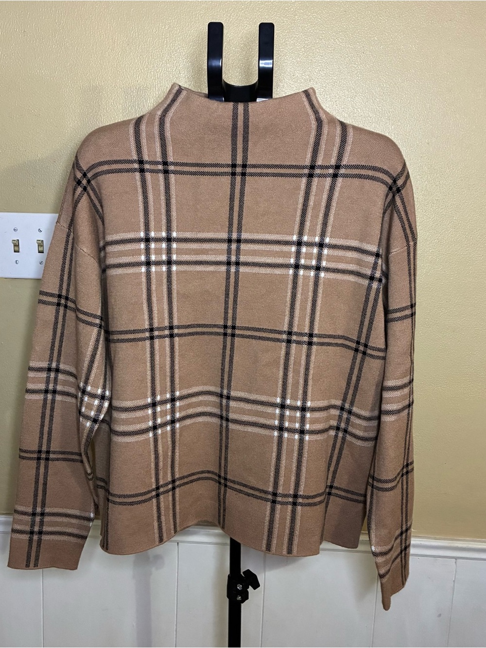 Tahari Camel Plaid Crewneck Sweater